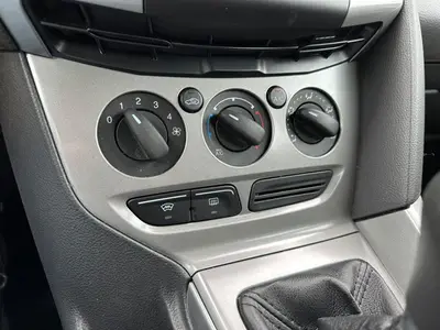 Ford FOCUS Wagon - Thumbnail 24