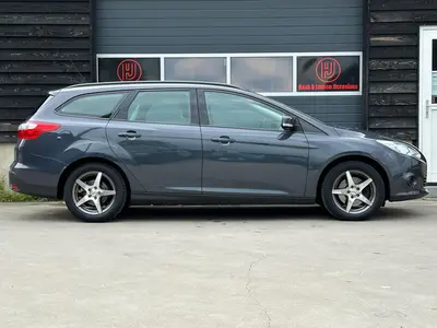 Ford FOCUS Wagon - Thumbnail 6