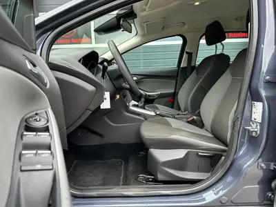 Ford FOCUS Wagon - Thumbnail 10