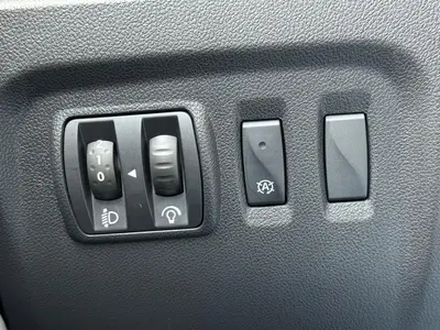 Renault Captur - Thumbnail 17