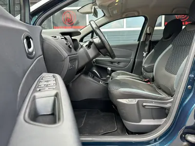 Renault Captur - Thumbnail 10