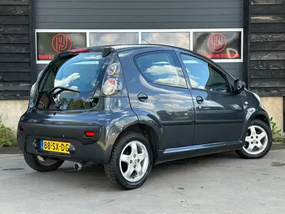 Peugeot 107 - Thumbnail 5