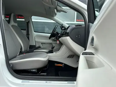 Volkswagen e-Up! - Thumbnail 11