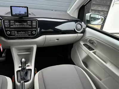 Volkswagen e-Up! - Thumbnail 13