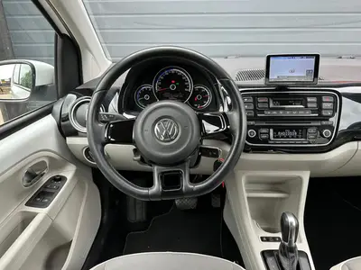 Volkswagen e-Up! - Thumbnail 15