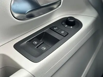 Volkswagen e-Up! - Thumbnail 16