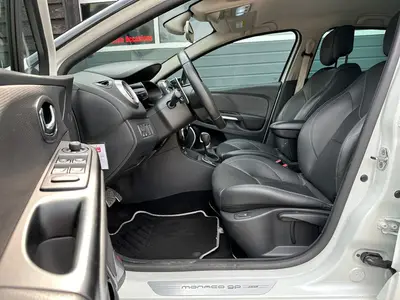 Renault Clio - Thumbnail 11