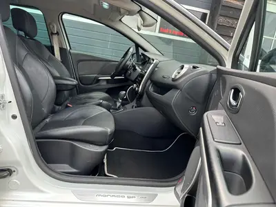 Renault Clio - Thumbnail 10