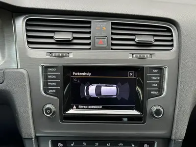 Volkswagen Golf - Thumbnail 16