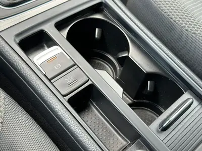 Volkswagen Golf - Thumbnail 18