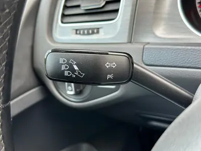 Volkswagen Golf - Thumbnail 21