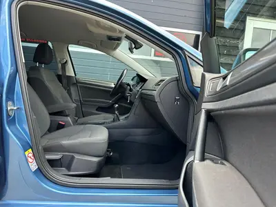 Volkswagen Golf - Thumbnail 10