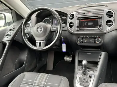 Volkswagen Tiguan - Thumbnail 15