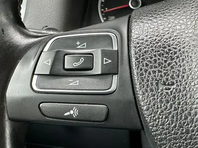 Volkswagen Tiguan - Thumbnail 23