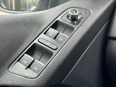 Volkswagen Tiguan - Thumbnail 25