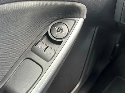 Ford Focus - Thumbnail 24