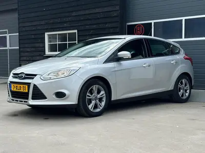 Ford Focus - Thumbnail 27