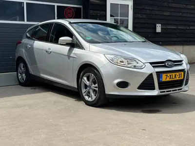 Ford Focus - Thumbnail 29