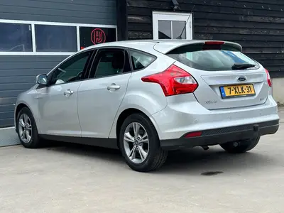 Ford Focus - Thumbnail 30