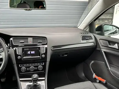 Volkswagen Golf - Thumbnail 14