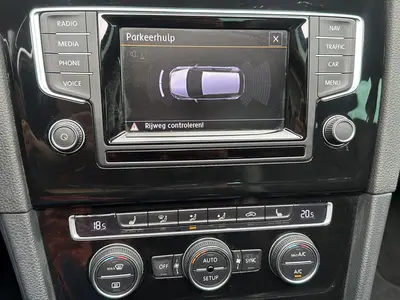 Volkswagen Golf - Thumbnail 17