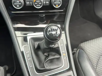 Volkswagen Golf - Thumbnail 18