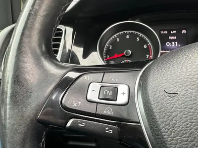 Volkswagen Golf - Thumbnail 21