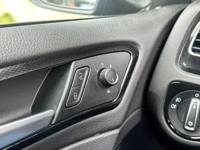 Volkswagen Golf - Thumbnail 25