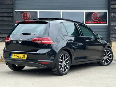 Volkswagen Golf - Thumbnail 4