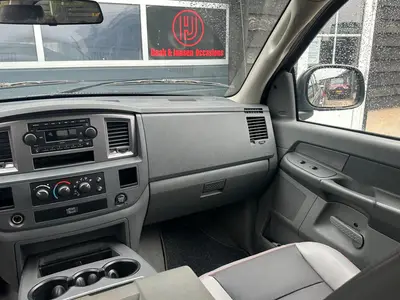 Dodge Ram - Thumbnail 13