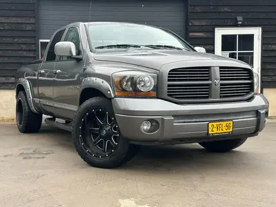 Dodge Ram - Thumbnail 3