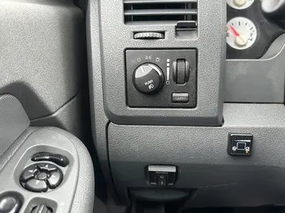Dodge Ram - Thumbnail 22