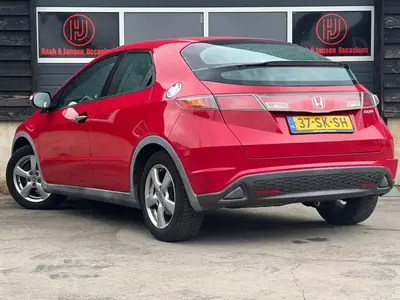 Honda Civic - Thumbnail 4