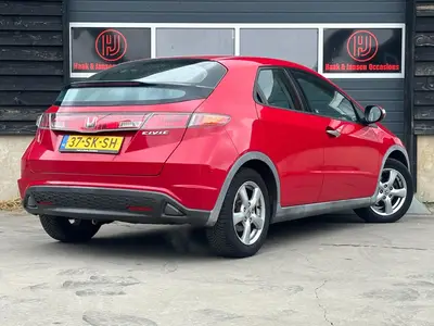 Honda Civic - Thumbnail 5