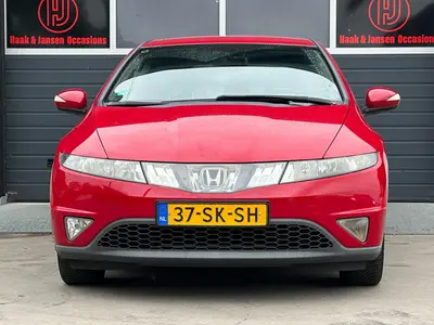 Honda Civic - Thumbnail 6