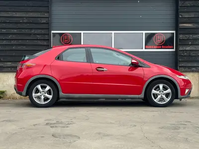 Honda Civic - Thumbnail 8