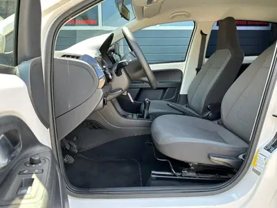Volkswagen up! - Thumbnail 11