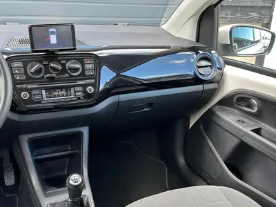 Volkswagen up! - Thumbnail 13