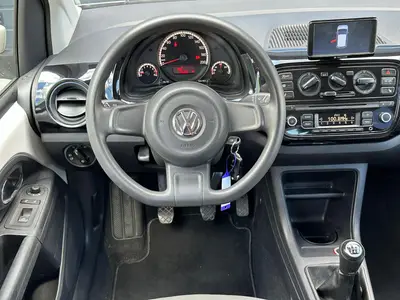 Volkswagen up! - Thumbnail 15