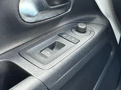 Volkswagen up! - Thumbnail 21