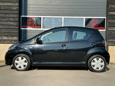 Toyota Aygo - Thumbnail 8