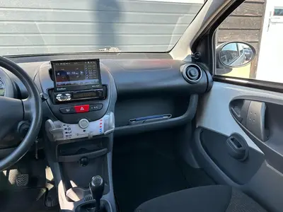 Peugeot 107 - Thumbnail 13