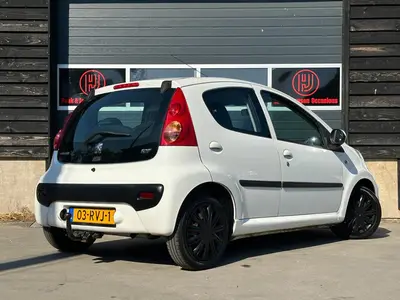 Peugeot 107 - Thumbnail 5