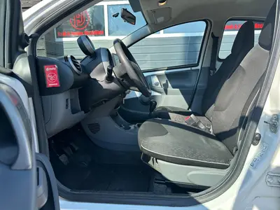 Peugeot 107 - Thumbnail 10