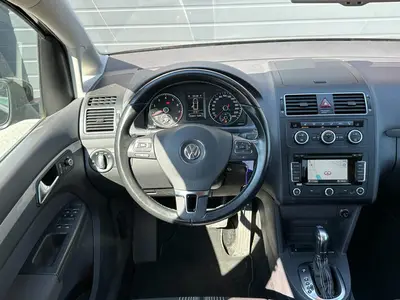 Volkswagen Touran - Thumbnail 15