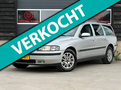 Volvo V70 - Thumbnail 1