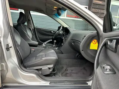 Volvo V70 - Thumbnail 11