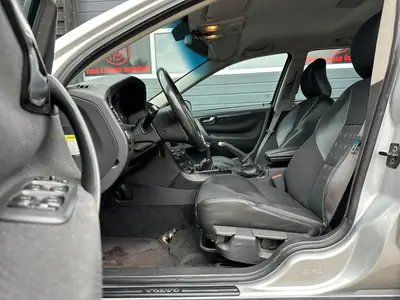 Volvo V70 - Thumbnail 10