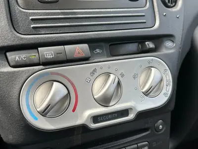 Toyota Yaris Verso - Thumbnail 18