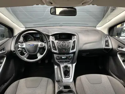 Ford Focus - Thumbnail 12